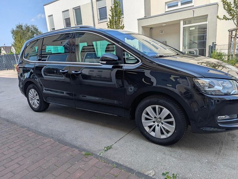 Schwarz Gebraucht 2011 VW Sharan Van / Kleinbus | 12.690 € (Fairer Preis) - Bild 1/4