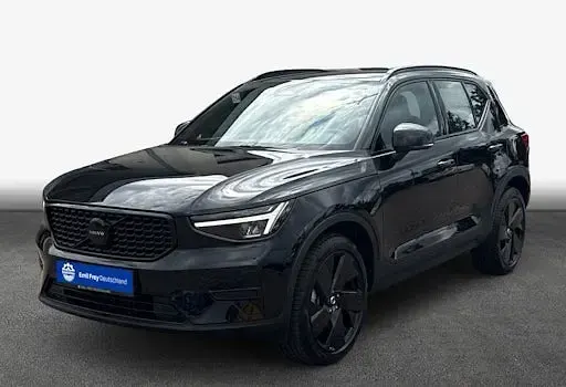 Gebraucht Volvo XC40 Plus 163 PS (119 kW) 2025 Onyx schwarzmetallic SUV