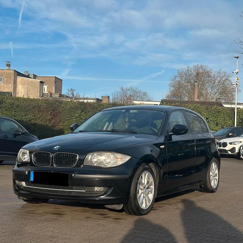 Gebraucht BMW 116 122 PS (89 kW) 2010 Schwarz Kleinwagen