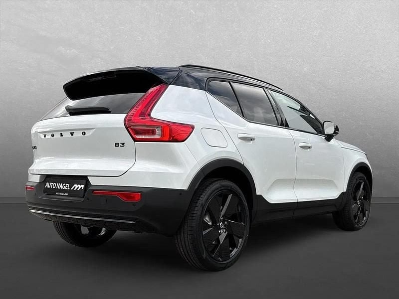 Second-hand Volvo XC40 Plus 163 CP (119 kW) 2025 Alb SUV