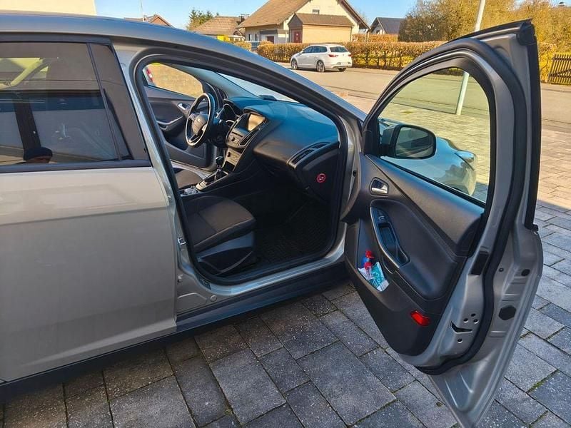 Gebraucht Ford Focus 150 PS (110 kW) 2015 Grau Limousine