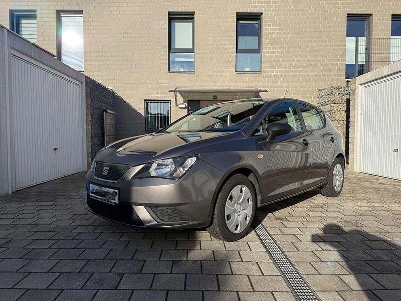 Grau Gebraucht 2015 Seat Ibiza Ecomotive Kleinwagen | 6.500 € (Fairer Preis) - Bild 1/4