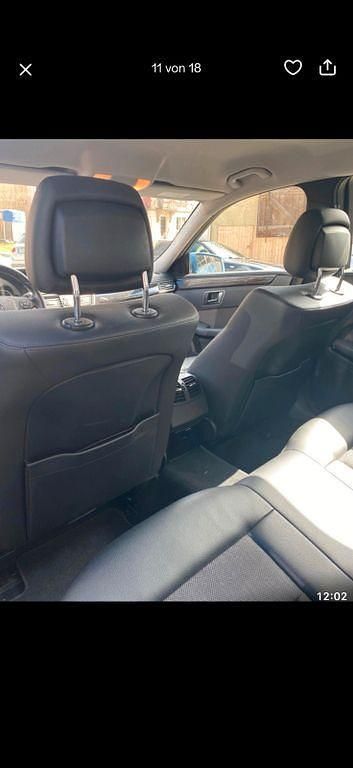 Gebraucht Mercedes E220 170 PS (125 kW) 2011 Blau Limousine