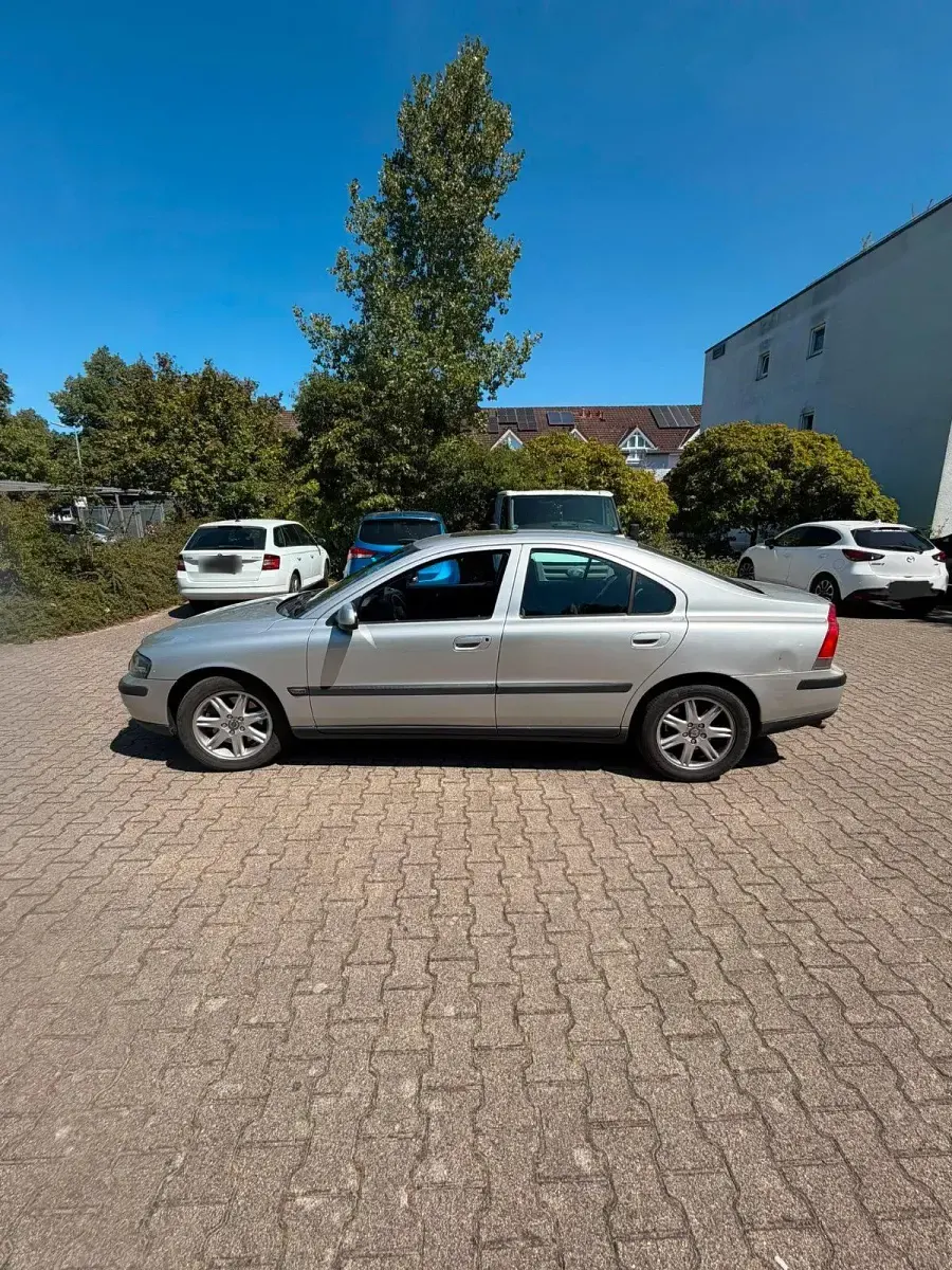 Gebraucht Volvo S60 140 PS (102 kW) 2003 Silber Limousine