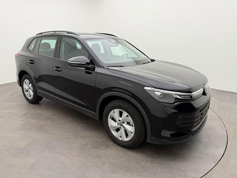 Gebraucht VW Tiguan 131 PS (96 kW) 2024 Schwarz SUV