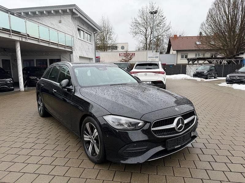 Schwarz Gebraucht 2023 Mercedes C200 Limousine | 23.900 € (Superpreis) - Bild 1/4