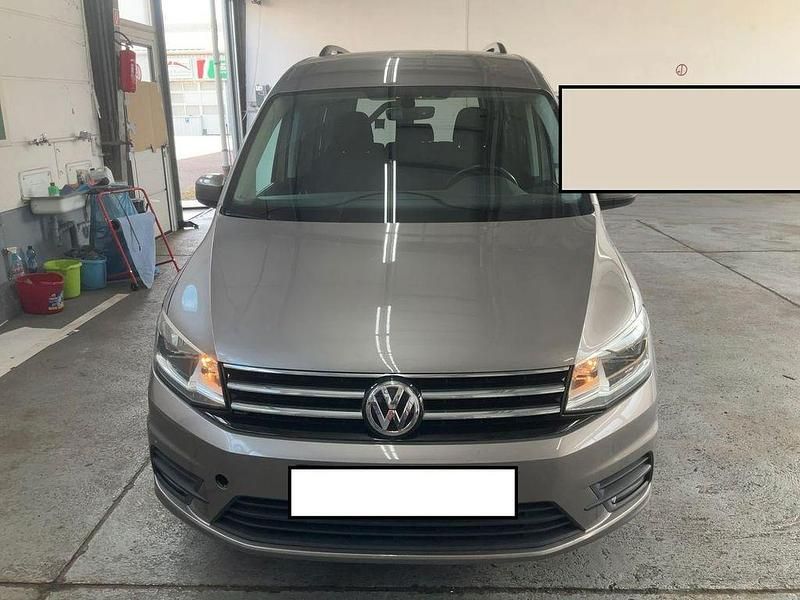 Beige Gebraucht 2017 VW Caddy Comfortline Van / Kleinbus | 24.990 € - Bild 1/4
