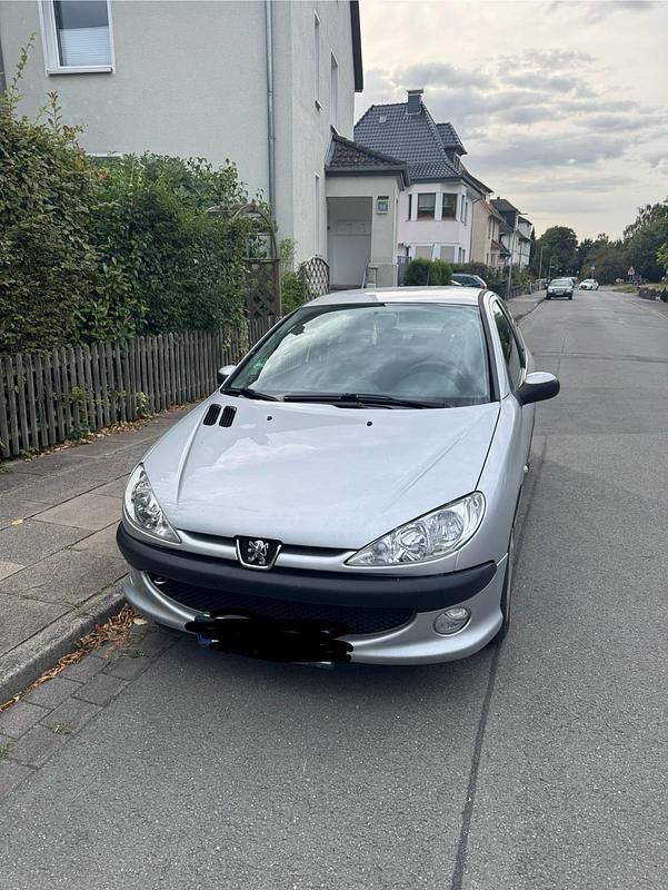 Silber Gebraucht 2009 Peugeot 206 Kleinwagen | 3.100 € - Bild 1/4