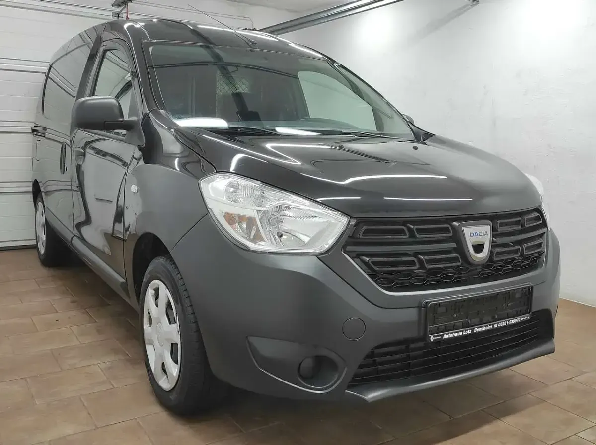Gebraucht Dacia Dokker 102 PS (75 kW) 2018 Perlmuttschwarz Van / Kleinbus
