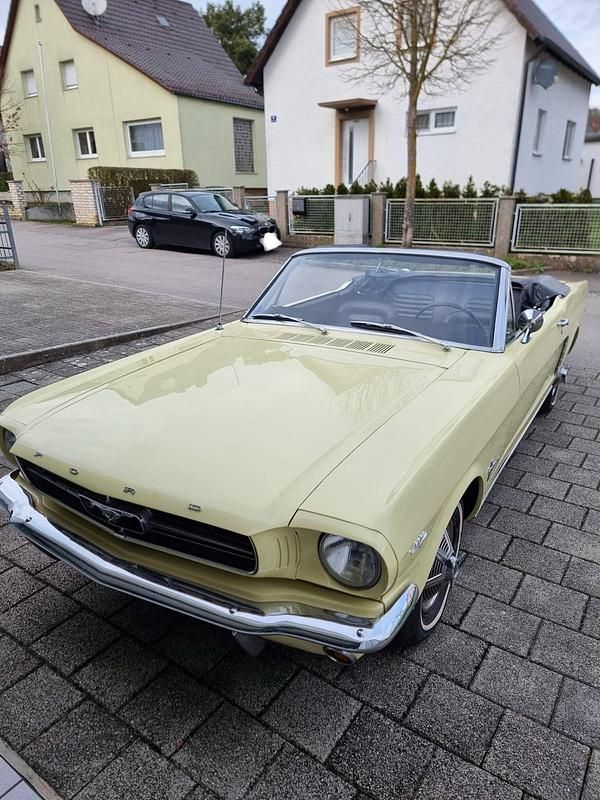 Gebraucht Ford Mustang 200 PS (147 kW) 1965 Gelb Cabrio