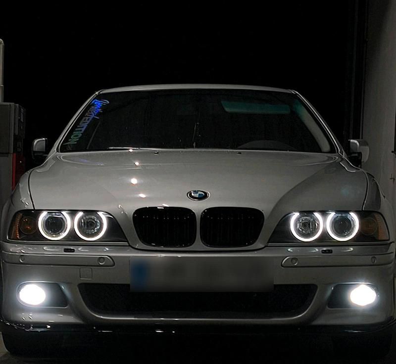 Silber Gebraucht 2002 BMW 520 Limousine | 5.799 € (Teuer) - Bild 1/4