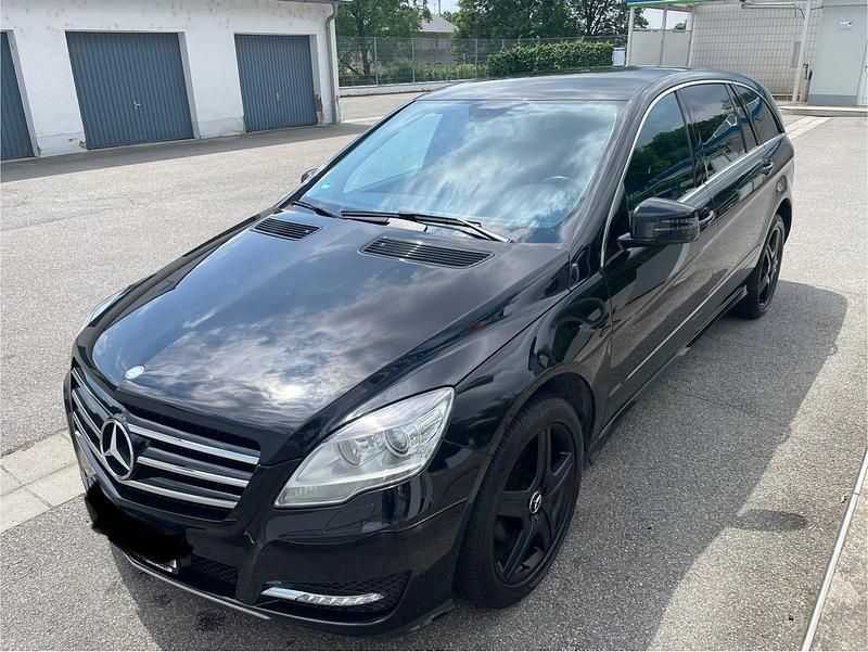 Schwarz Gebraucht 2013 Mercedes R350 Van / Kleinbus | 17.499 € (Teuer) - Bild 1/4