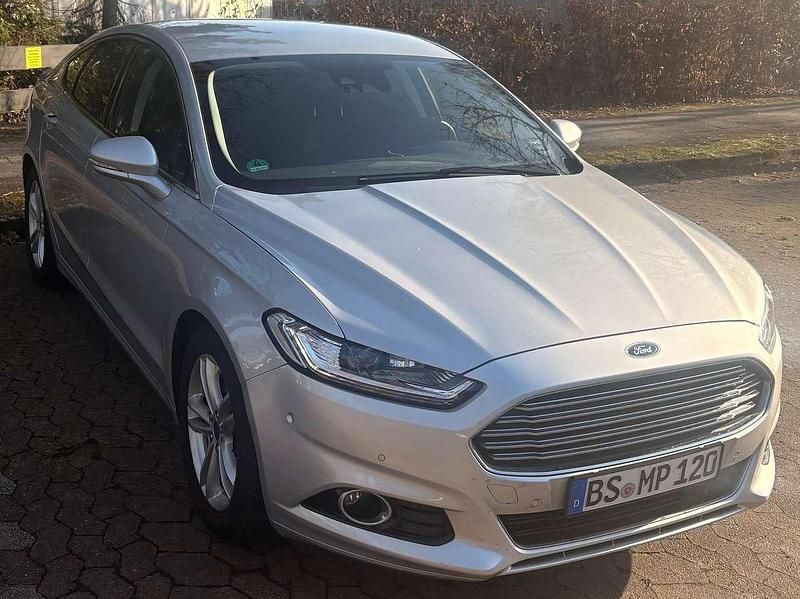 Gebraucht Ford Mondeo Titanium 160 PS (117 kW) 2017 Silber Limousine
