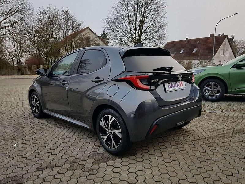 Neu Toyota Yaris 116 PS (85 kW) 2025 Marlingrau Kleinwagen