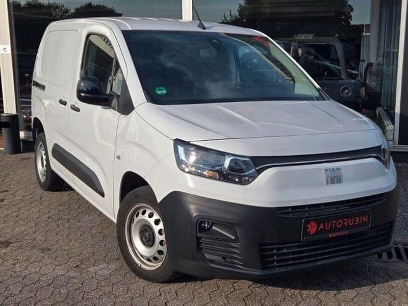 Gebraucht Fiat Doblò 102 PS (75 kW) 2023 Weiss Van / Kleinbus