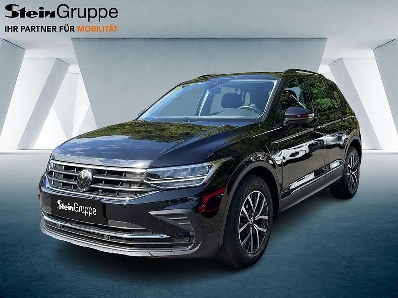 Schwarz Gebraucht 2022 VW Tiguan Life SUV | 29.970 € (Etwas zu teuer) - Bild 1/4