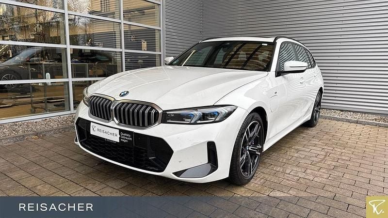 Alpinweiß uni Gebraucht 2024 BMW 330e Comfort Edition Kombi | 43.490 € (Fairer Preis) - Bild 1/4
