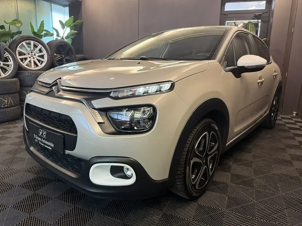 Gebraucht Citroën C3 82 PS (60 kW) 2024 Grau Limousine