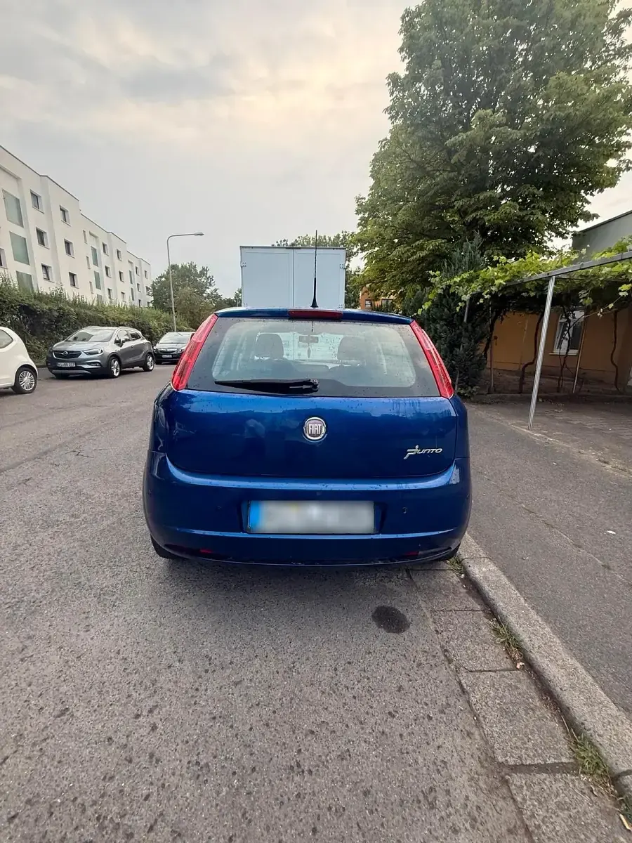 Gebraucht Fiat Punto 77 PS (56 kW) 2009 Blau Kleinwagen