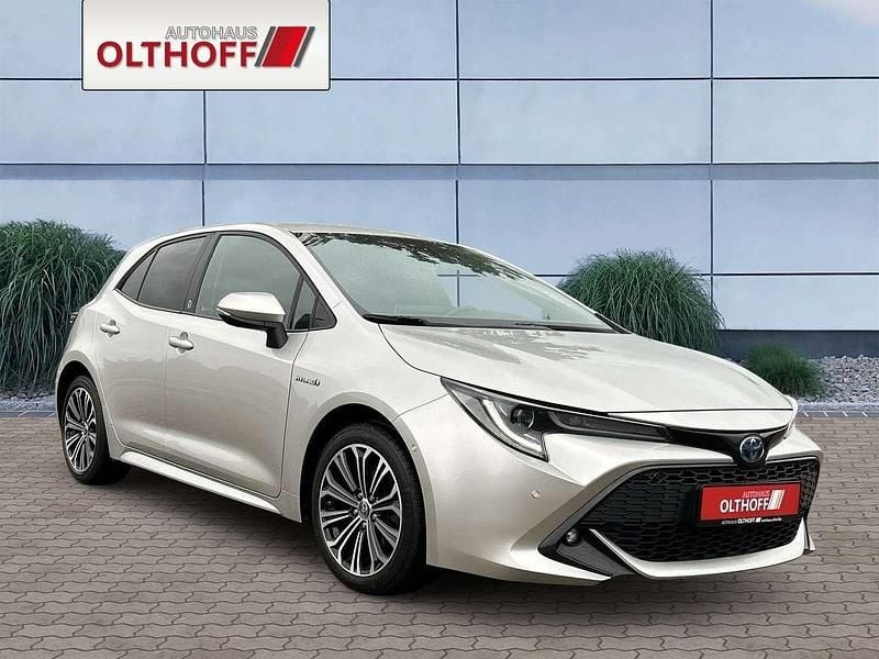 Gebraucht Toyota Corolla Hybrid Team 98 PS (72 kW) 2020 Precious silver Kleinwagen