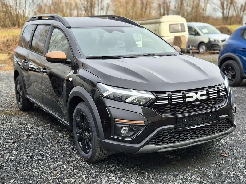 Neu Dacia Jogger Extreme 140 PS (102 kW) 2025 Schwarz Van / Kleinbus