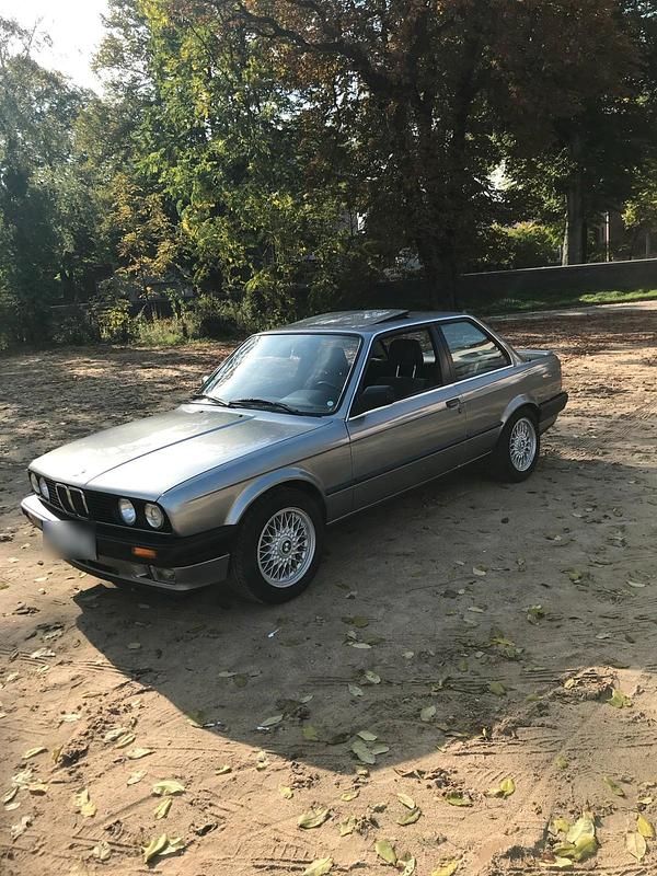 Gebraucht BMW 325 171 PS (125 kW) 1987 Grau Coupé