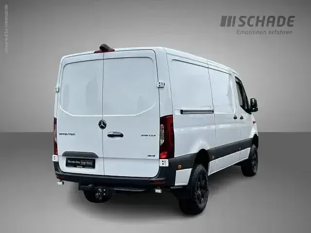 Używany Mercedes Sprinter 190 KM (139 kW) 2023 Biały Van