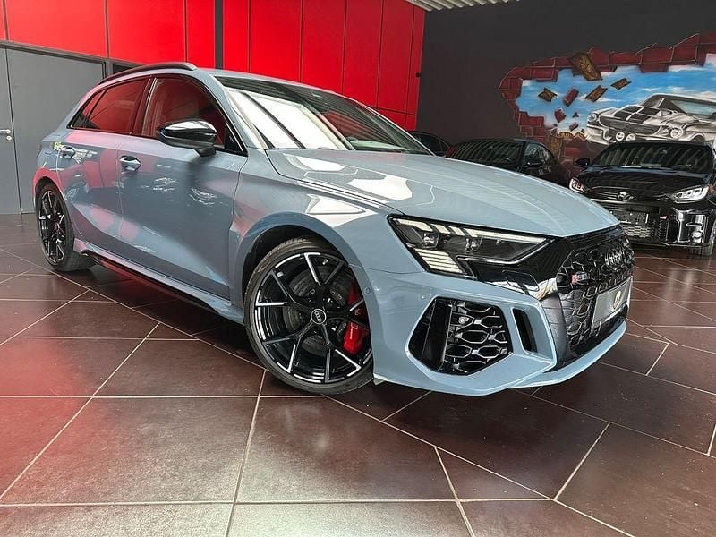 Gebraucht Audi RS3 Sport 400 PS (294 kW) 2022 Grau Limousine