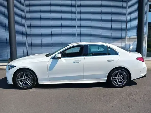 Gebraucht Mercedes C220 AMG 197 PS (144 kW) 2025 Polarweiß uni Limousine