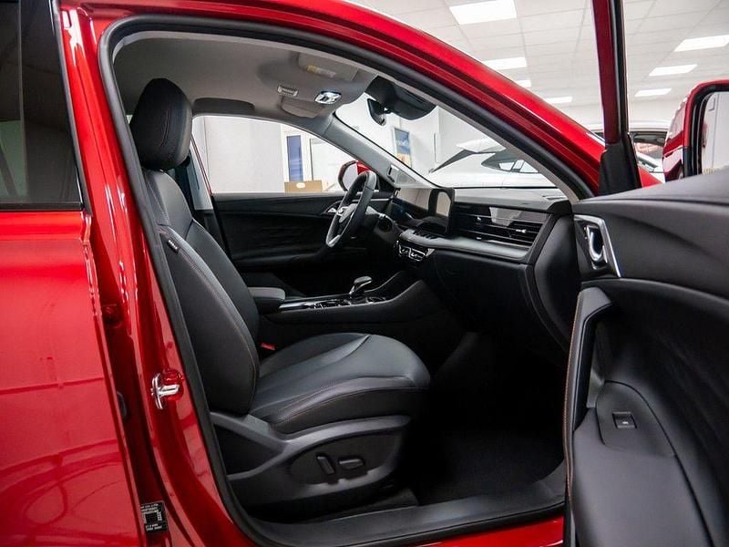 Neu MG HS Luxury 272 PS (200 kW) 2025 Diamond red SUV