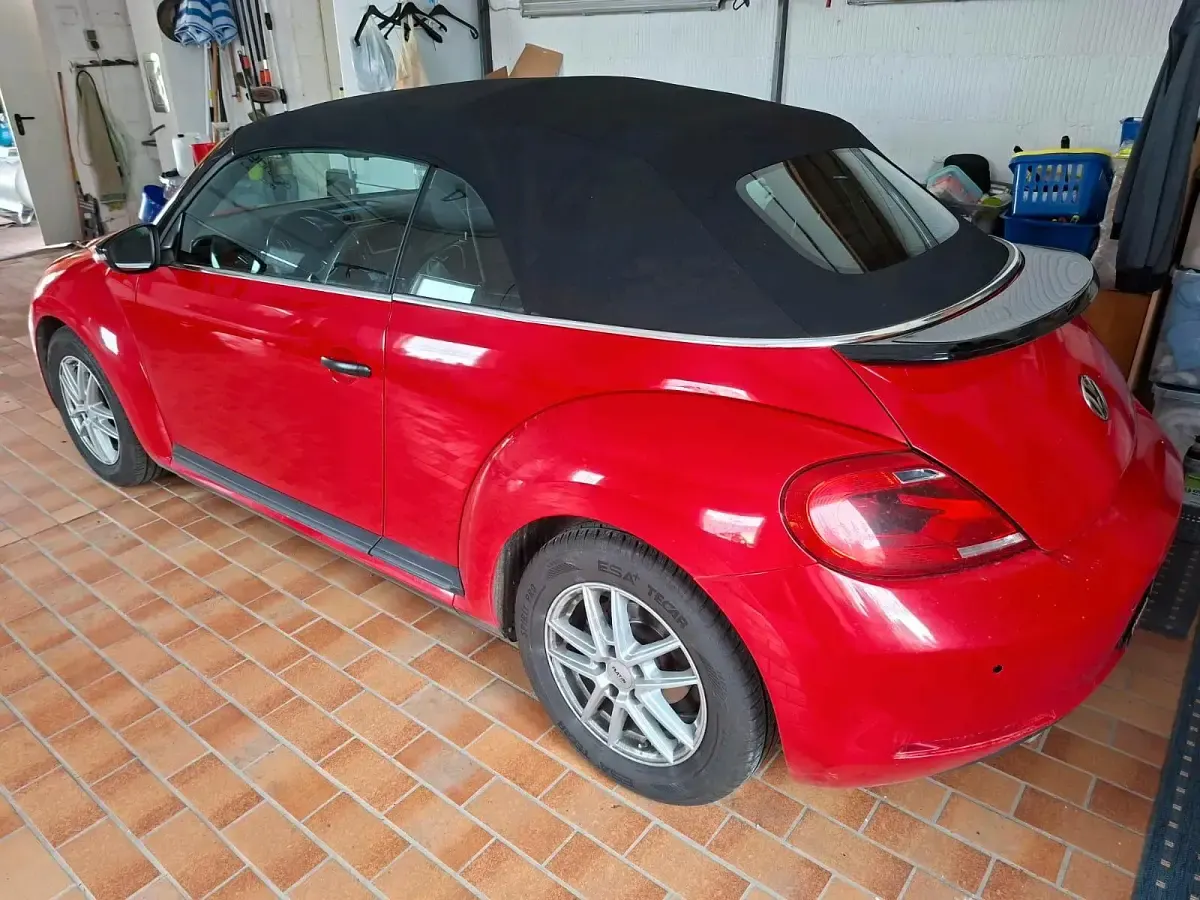 Gebraucht VW Beetle 105 PS (77 kW) 2016 Rot Kleinwagen