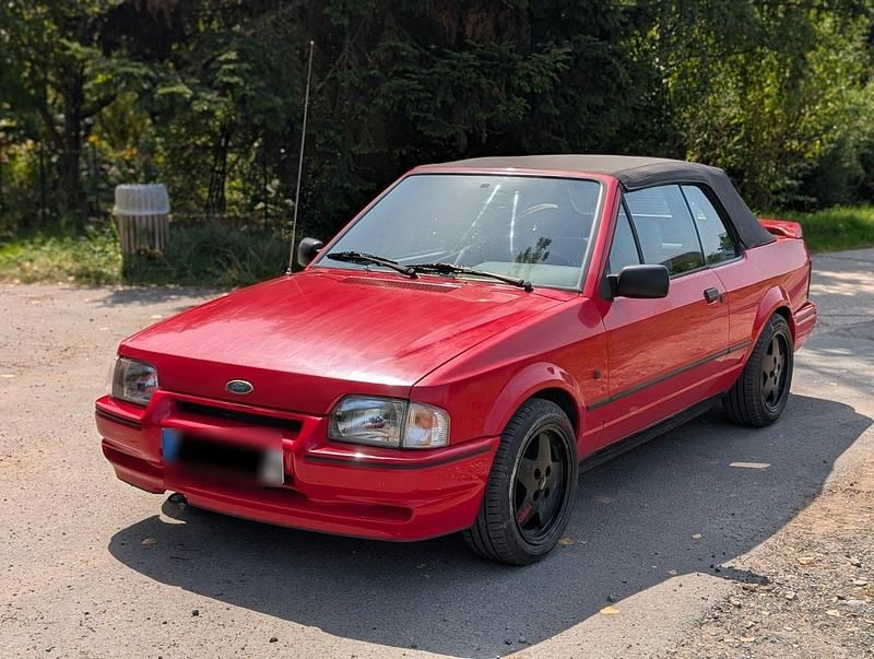 Gebraucht Ford Escort Cabriolet 102 PS (75 kW) 1990 Rot Cabrio