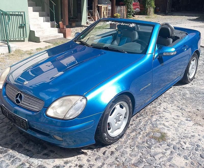 Blau Gebraucht 2002 Mercedes SLK230 Cabrio | 5.400 € (Etwas zu teuer) - Bild 1/4
