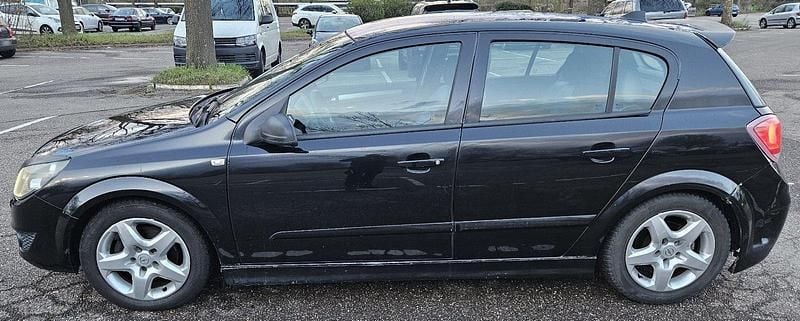 Gebraucht Opel Astra 116 PS (85 kW) 2008 Schwarz Limousine