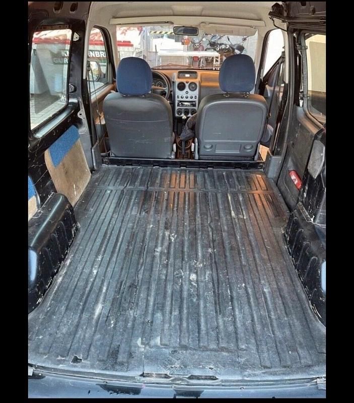 Gebraucht Peugeot Partner 75 PS (55 kW) 2008 Schwarz Van / Kleinbus