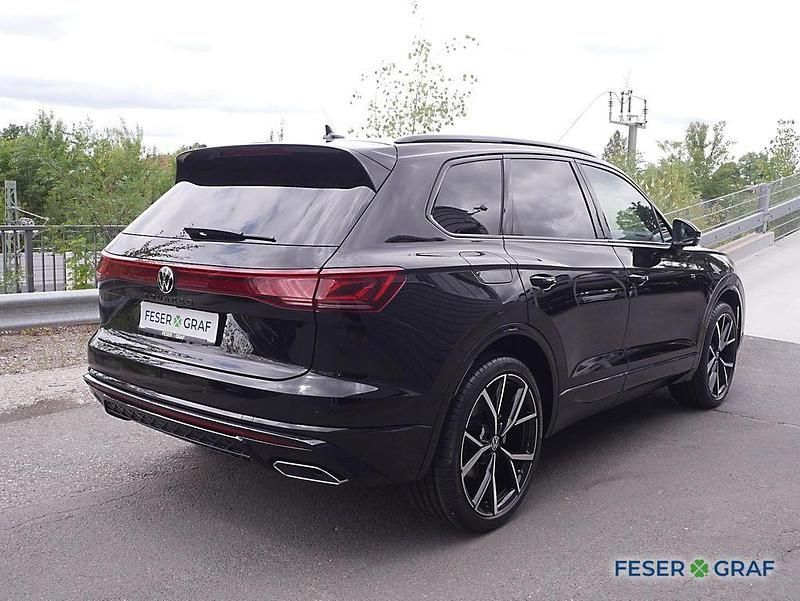 Neu VW Touareg R-line 286 PS (210 kW) 2025 Grenadillschwarz metallic SUV