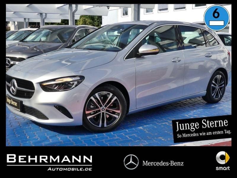Lack hightechsilber (metallic) Gebraucht 2024 Mercedes B180 Van / Kleinbus | 33.889 € (Teuer) - Bild 1/4