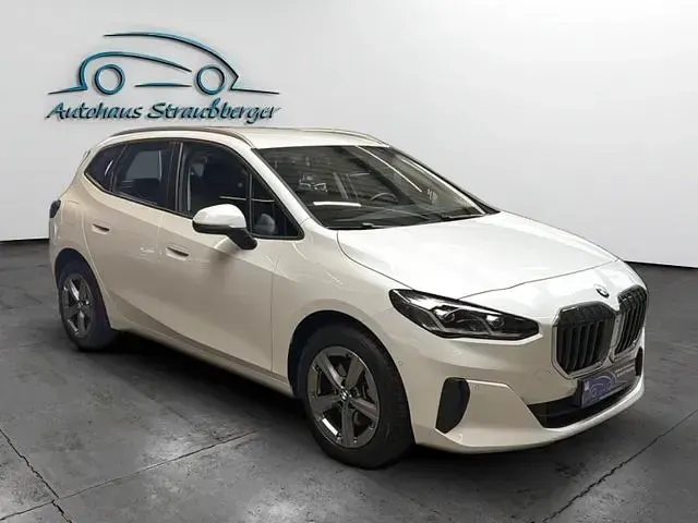 Gebraucht BMW 218 Active Tourer Luxury Line 136 PS (100 kW) 2024 Weißkeine angabe Van / Kleinbus