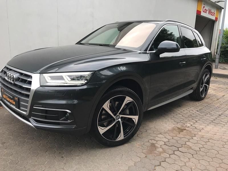 Grau Gebraucht 2017 Audi Q5 Sport SUV | 24.950 € (Teuer) - Bild 1/4