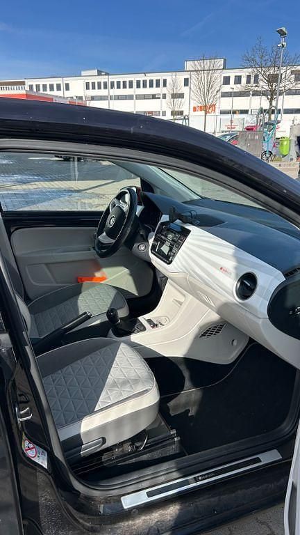 Gebraucht VW up! Beats 60 PS (44 kW) 2017 Schwarz Kleinwagen