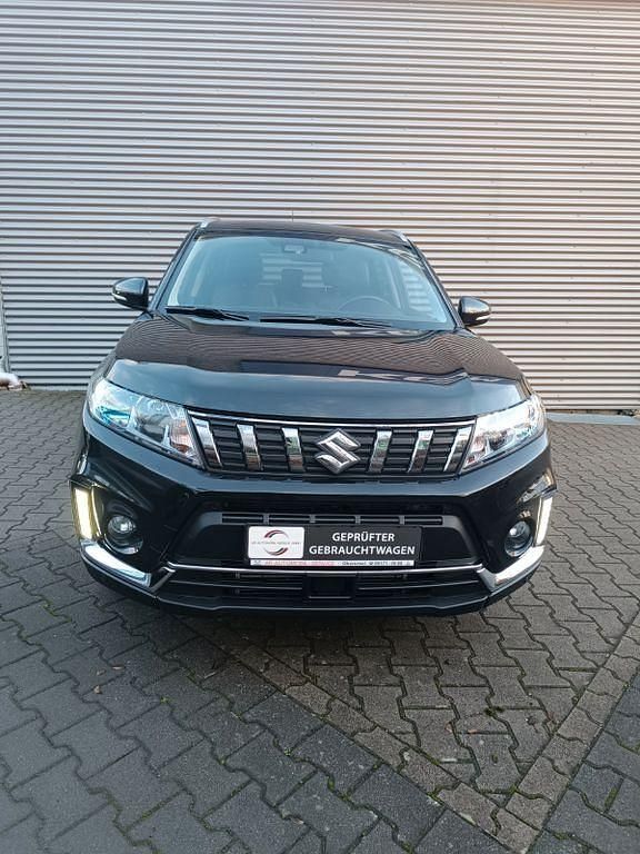 Schwarz Gebraucht 2019 Suzuki Vitara Comfort+ SUV | 18.490 € (Fairer Preis) - Bild 1/4