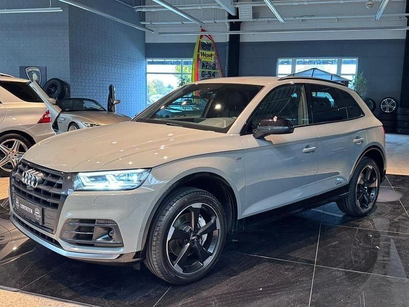 Grau Gebraucht 2020 Audi Q5 S-Line SUV | 38.995 € (Fairer Preis) - Bild 1/4