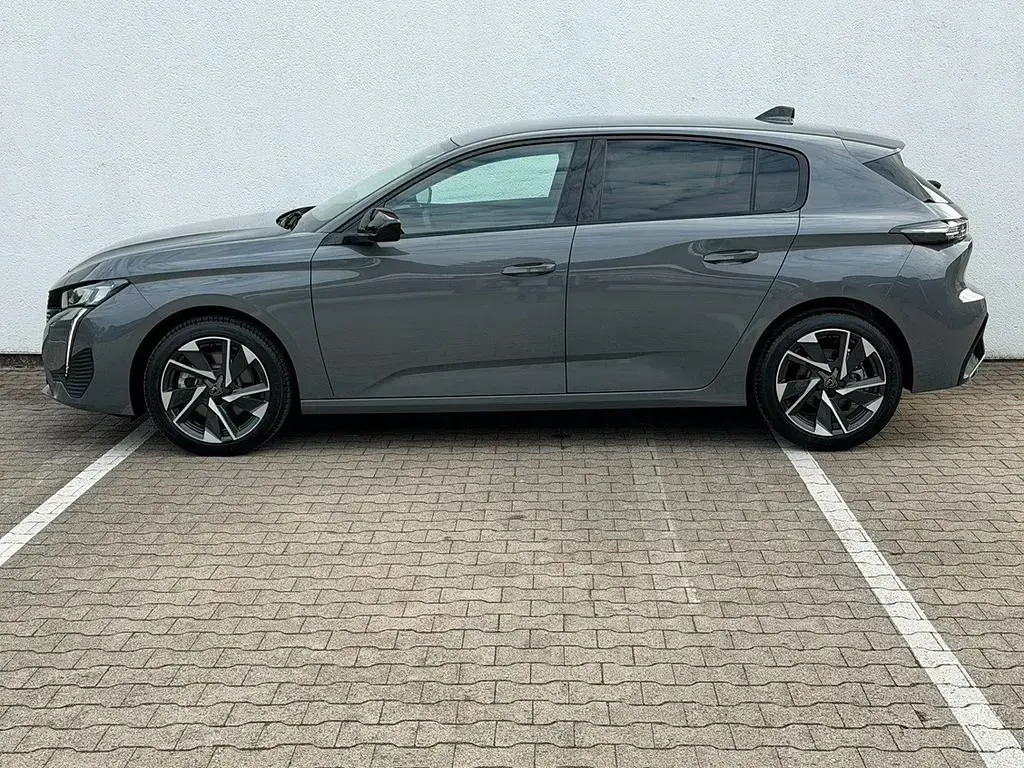 Neu Peugeot 308 Allure 145 PS (106 kW) 2025 Grau Limousine