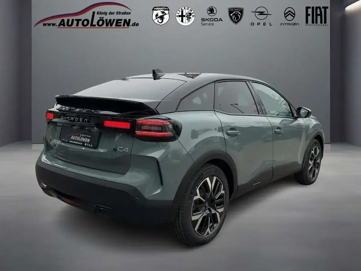 Gebraucht Citroën e-C4 114 kW (156 PS) 2025 Khakigrau /zweis (grau) Limousine