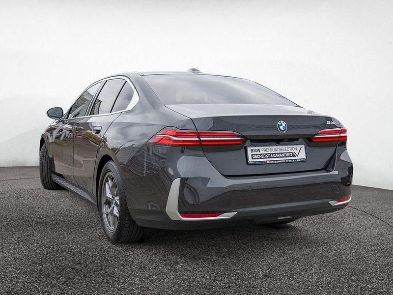 Gebraucht BMW 520 Sport Line 190 PS (139 kW) 2025 Sophistograu Limousine