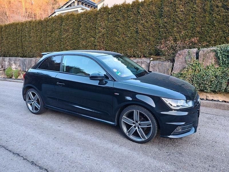 Gebraucht Audi A1 S-Line 95 PS (69 kW) 2015 Schwarz Kleinwagen