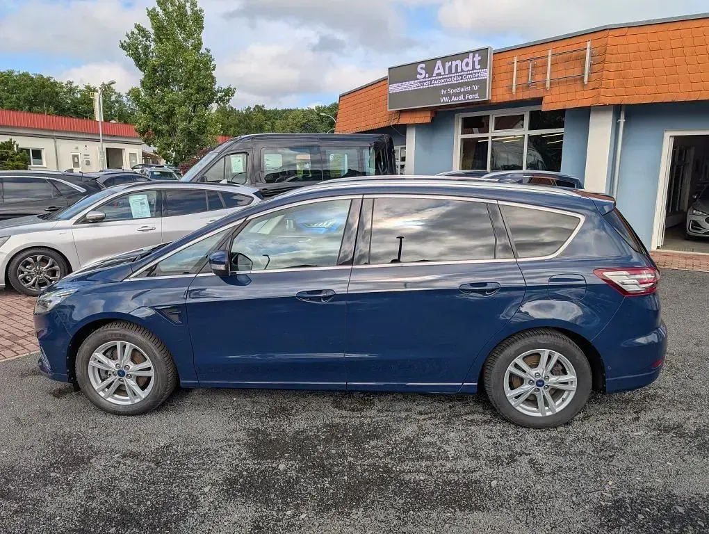 Gebraucht Ford S-MAX Titanium 150 PS (110 kW) 2020 Blau Van / Kleinbus