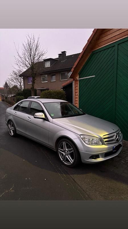 Silber Gebraucht 2008 Mercedes C180 Limousine | 6.700 € - Bild 1/4