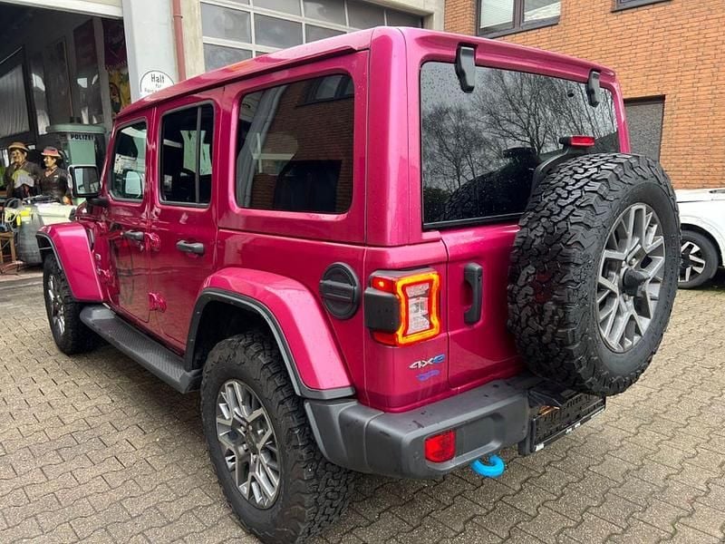 Gebraucht Jeep Wrangler Unlimited Sahara 272 PS (200 kW) 2022 Violett SUV
