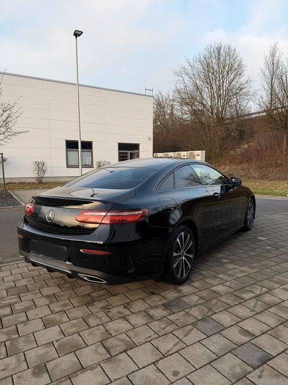 Gebraucht Mercedes E300 AMG line 245 PS (180 kW) 2019 Schwarz Coupé